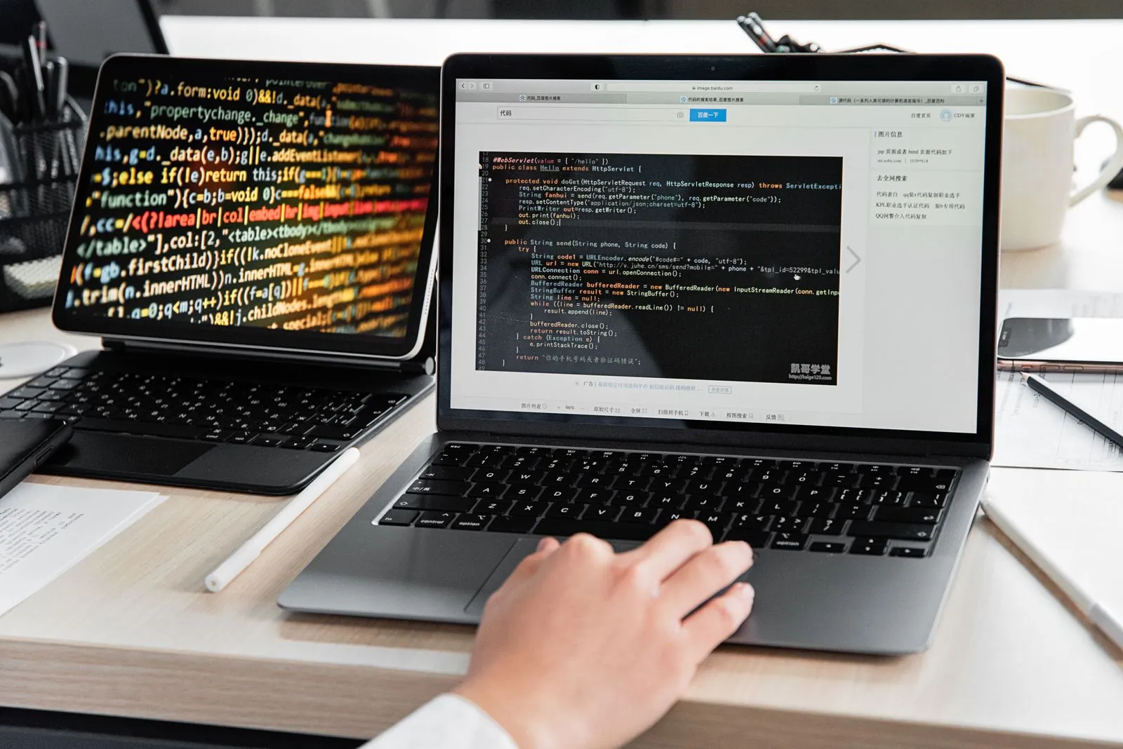 Ciclo de vida del software: análisis, diseño, desarrollo, pruebas, despliegue y mantenimiento