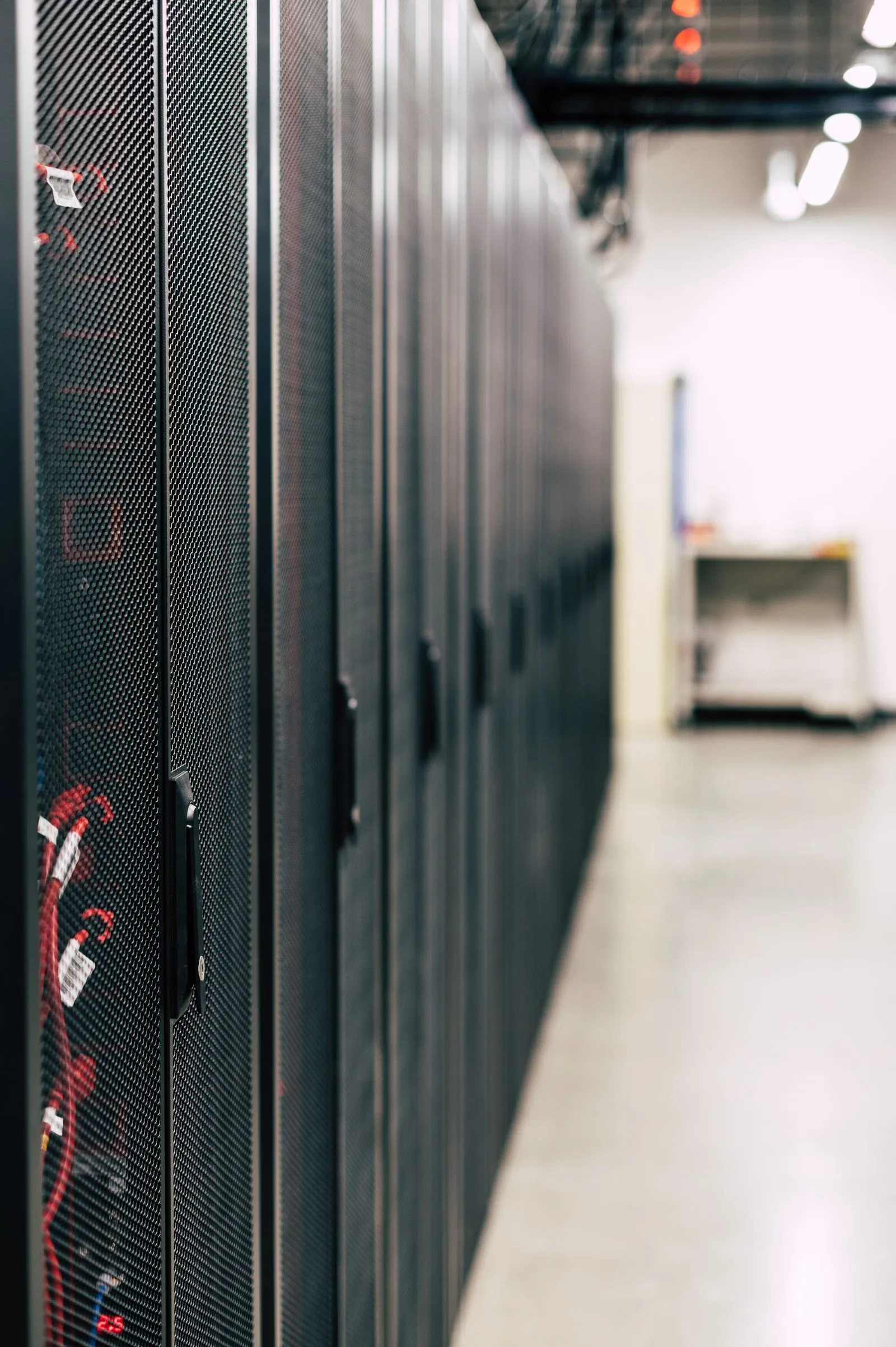 Servicios en la nube: servidores, datos y software accesibles por internet